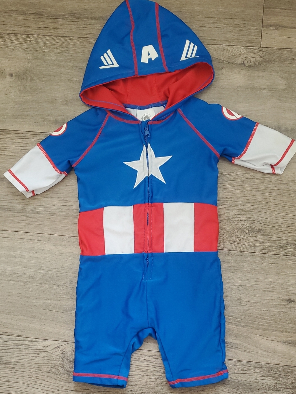 Disney Captain America Rash Guard Wetsuit Size 4